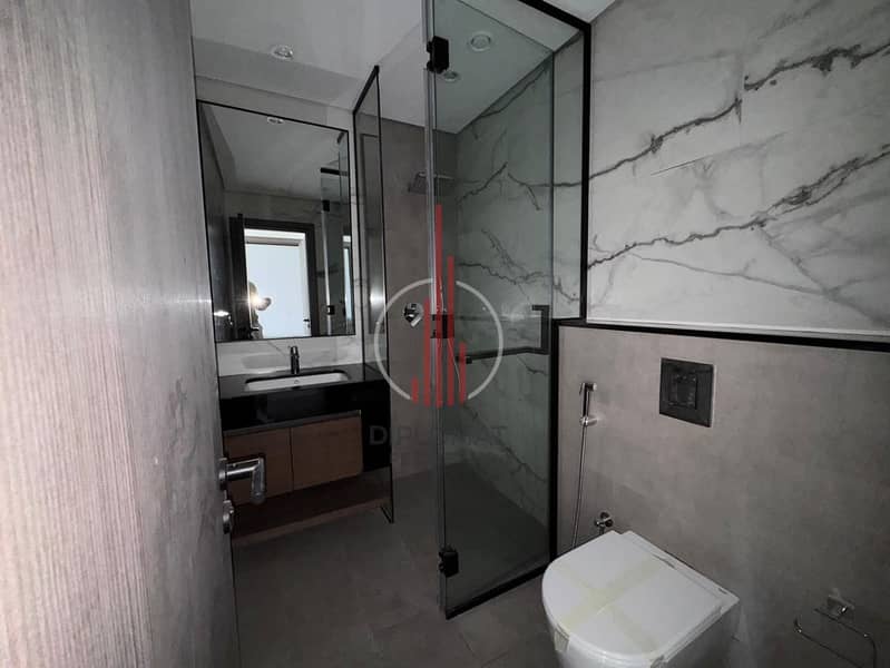 Luxurious | Fully Furnished | Prime Location - Image 11