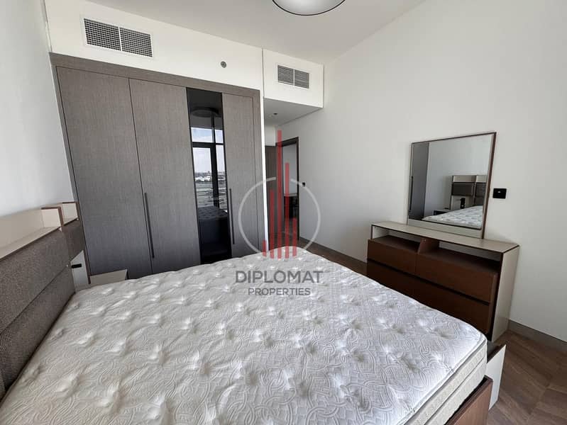 Luxurious | Fully Furnished | Prime Location - Image 13