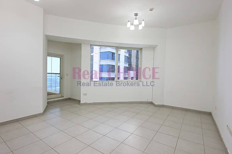 3 1 Month Free Rent| Payable in 4 Chqs| Spacious 2BR