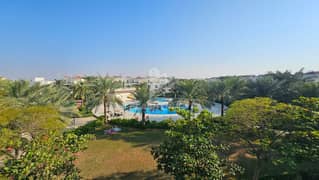 فیلا في بيتي،قرية الحمراء 4 غرف 3600000 درهم - 14012373