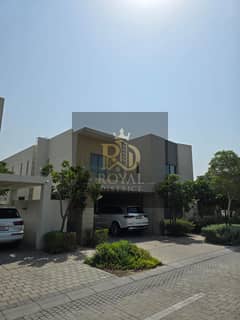 فيلا فاخرة لأصحاب الذوق الراقي | 5 غرف نوم + غرفة خادمة | مساحة شاسعة | تشطيب راقي | بقلب الشارقة مجمع الزاهية | بسعر مميز