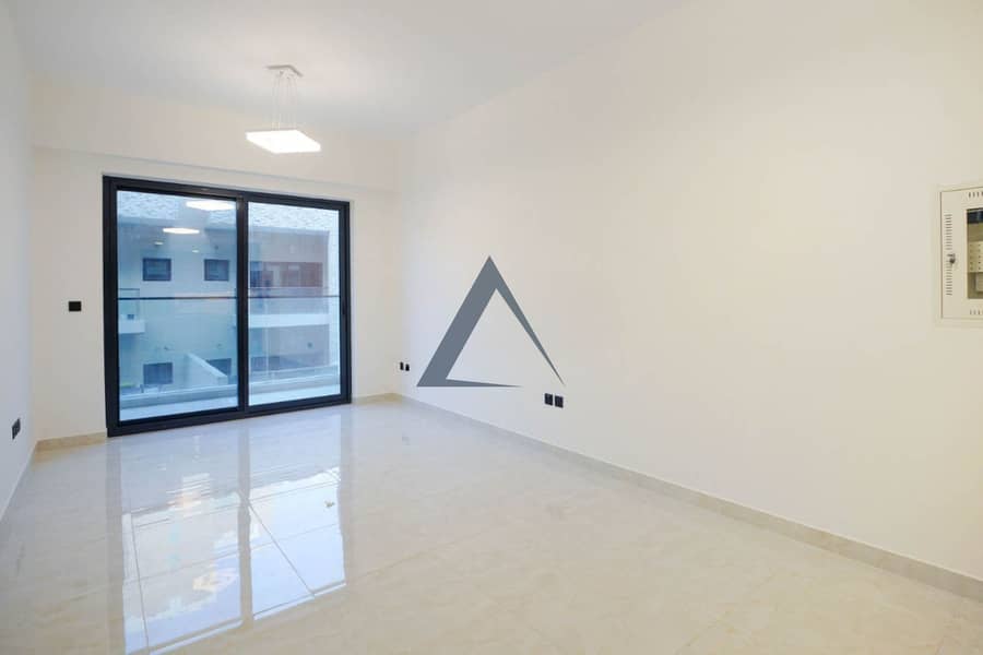 Smart 1BR + Maid’s Room | Chiller-Free Living | Book Today - Image 1