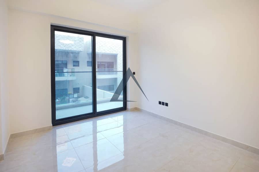 Smart 1BR + Maid’s Room | Chiller-Free Living | Book Today - Image 5