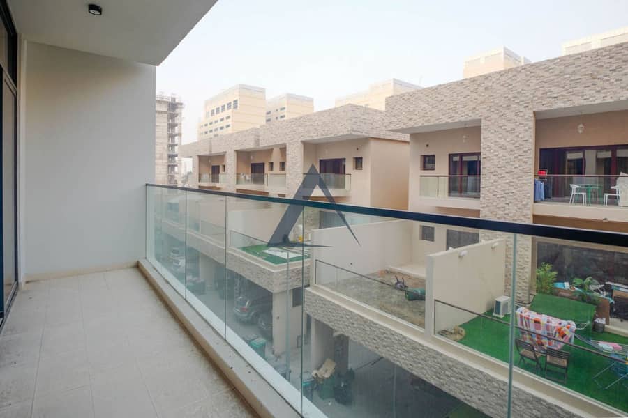 Smart 1BR + Maid’s Room | Chiller-Free Living | Book Today - Image 10