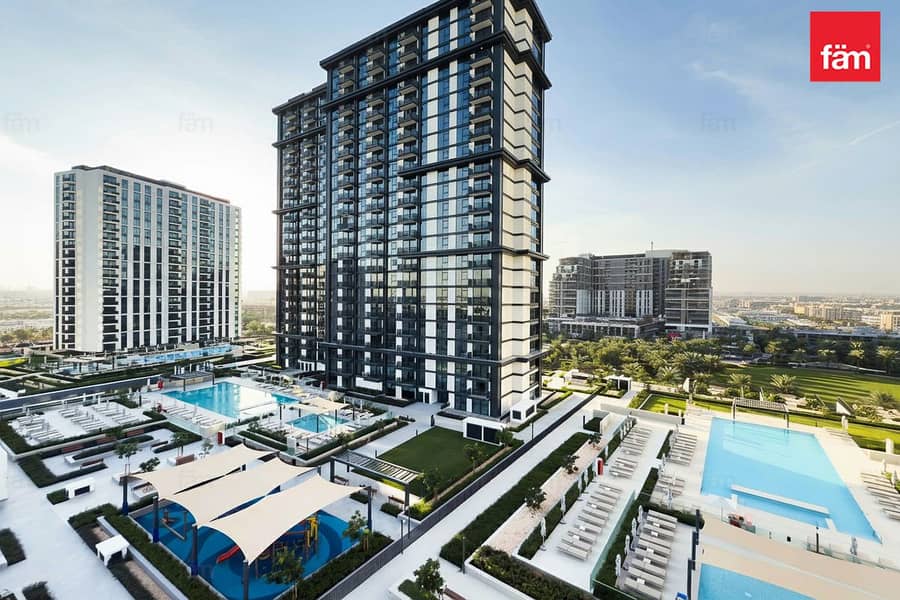 HIGH FLOOR | CORNER UNIT | POOL & PARK VIEWS HIGH FLOOR | CORNER UNIT | POOL & PARK VIEWS