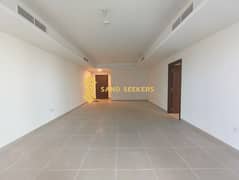 شقة في منطقة الكورنيش 4 غرف 170000 درهم - 14018450