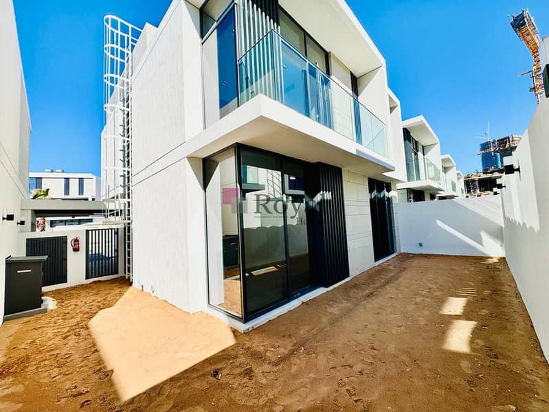 Private Beach | Luxury Calm Living | Brand New - Image 4