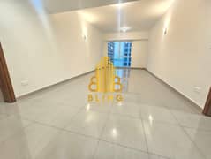 شقة في منطقة الكورنيش 3 غرف 135000 درهم - 14019538