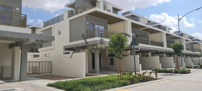 3 habitaciones Townhouse para en Alquiler en DAMAC Hills 2 (Akoya by DAMAC), Dubai - Casa adosada en DAMAC Hills 2 (Akoya by DAMAC),Camelia, 3 dormitorios, 130000 AED - 14019913 3 habitaciones Townhouse para en Alquiler en DAMAC Hills 2 (Akoya by DAMAC), Dubai - Casa adosada en DAMAC Hills 2 (Akoya by DAMAC),Camelia, 3 dormitorios, 130000 AED - 14019913
