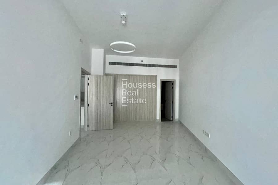 Brand New | Pool View | Spacious - Image 10