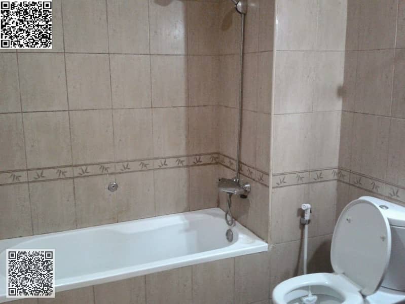 10 bathroom. jpg