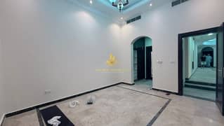 اقتنص الفرصة فيلا ضخمة 4 غرف نوم مع مصعد | مدخل خاص | مسبح مشترك | قبو | غرفة تخزين | غرفة غسيل | بعيدة عن مسار الطيران | موقع مميز