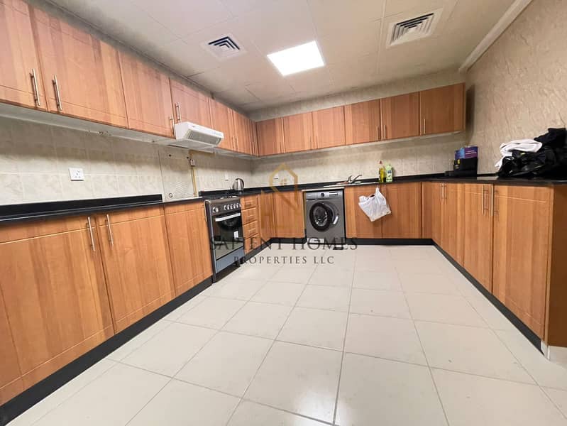 Closed Kitchen ! Best Layout ! Notice Served