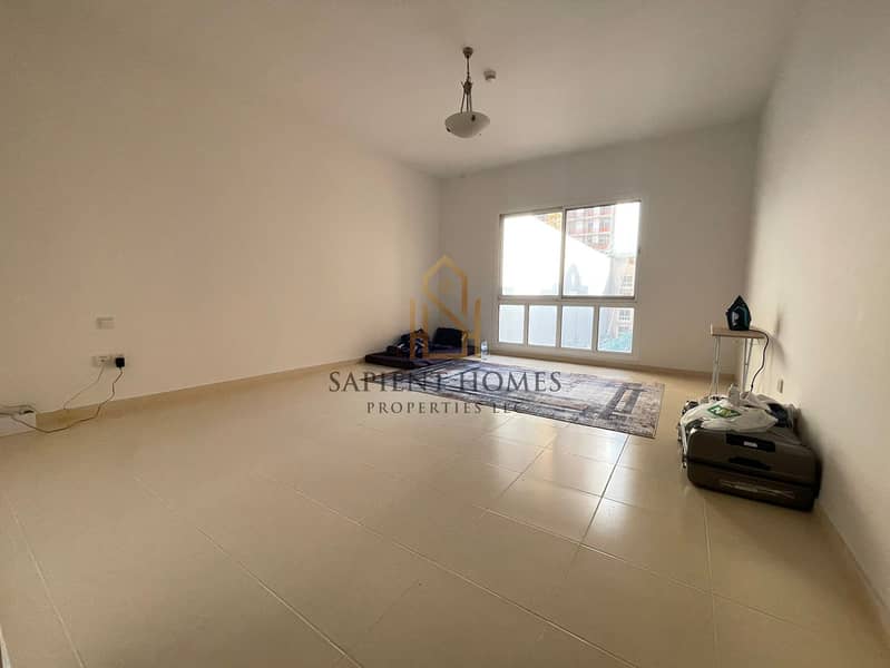 Closed Kitchen ! Best Layout ! Notice Served - Image 6