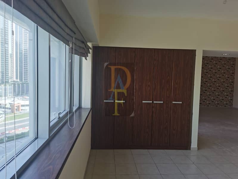 6 ROOM. jpg