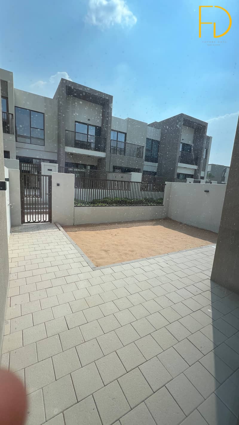 Specious Brand New Townhouse | Vacant – La Violeta 2, Dubailand - Image 4