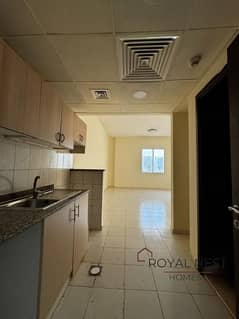 شقة في K-13،الحي اليوناني،المدينة العالمية 400000 درهم - 14026389