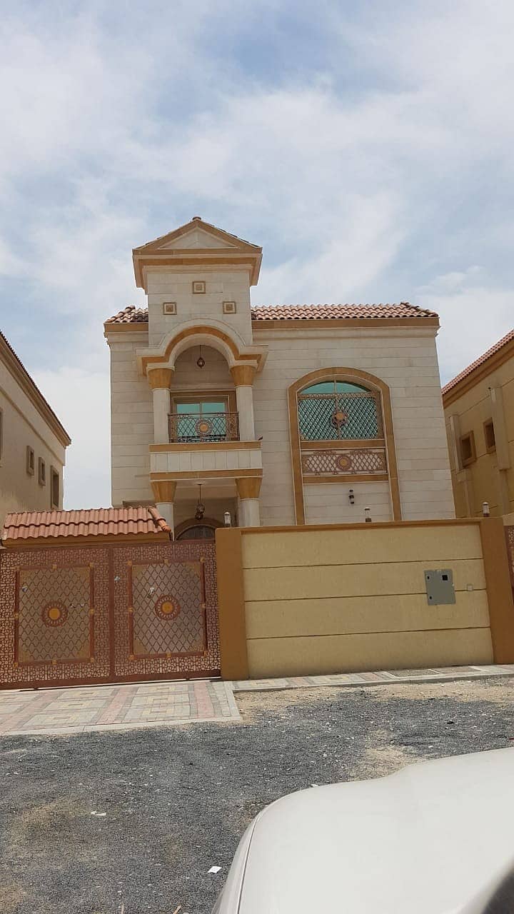 Villa with great payment facilities and great location close to Sheikh Mohammed Bin Zayed Road