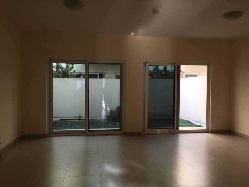 Spacious 3 bedroom +Maidroom Town House In Warsan Village