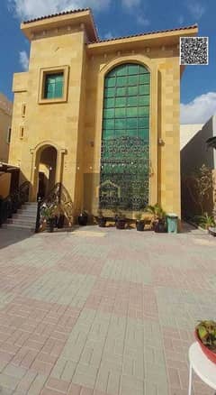 للبيع فيلا بمنطقة الروضه بسعر شامل الكهرباء والمياه والمكيفات تملك حر لجميع الجنسيات