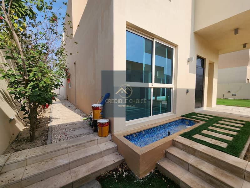 HUGE VILLA | SPACIOUS PRIVATE GARDEN | PRIVATE GARAGE