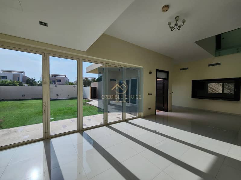 HUGE VILLA | SPACIOUS PRIVATE GARDEN | PRIVATE GARAGE - Image 6