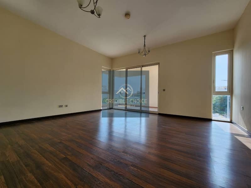 HUGE VILLA | SPACIOUS PRIVATE GARDEN | PRIVATE GARAGE - Image 14