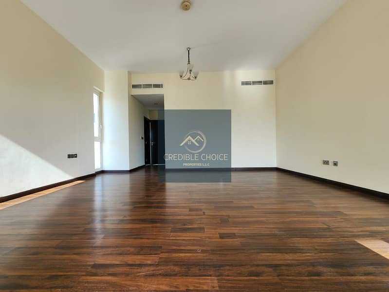 HUGE VILLA | SPACIOUS PRIVATE GARDEN | PRIVATE GARAGE - Image 15