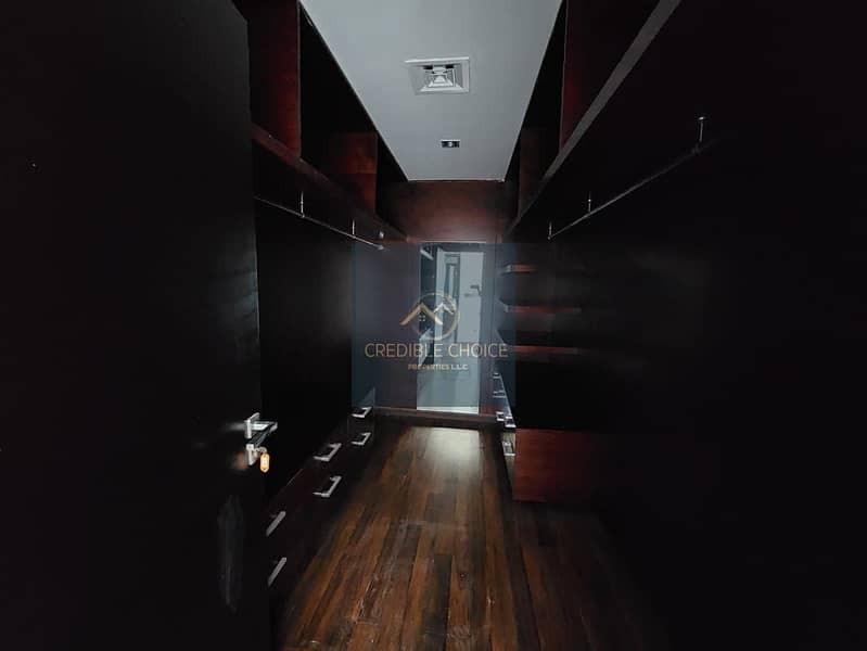 HUGE VILLA | SPACIOUS PRIVATE GARDEN | PRIVATE GARAGE - Image 16