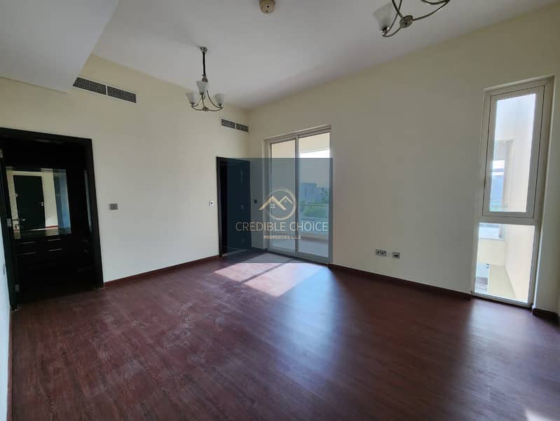 HUGE VILLA | SPACIOUS PRIVATE GARDEN | PRIVATE GARAGE - Image 19