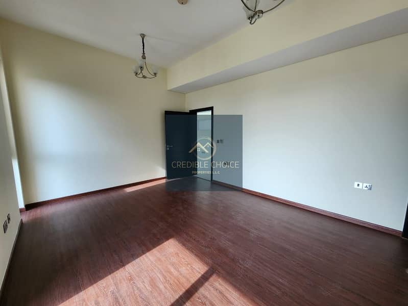 HUGE VILLA | SPACIOUS PRIVATE GARDEN | PRIVATE GARAGE - Image 20