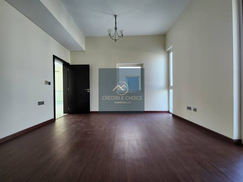 HUGE VILLA | SPACIOUS PRIVATE GARDEN | PRIVATE GARAGE - Image 24