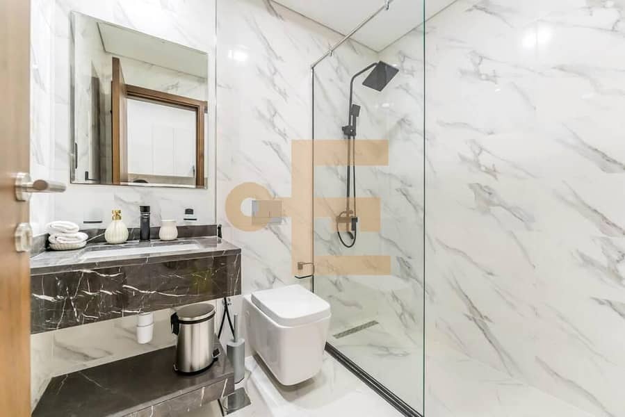 Pool View | Kitchen Appliances | Ready to Move - Image 11