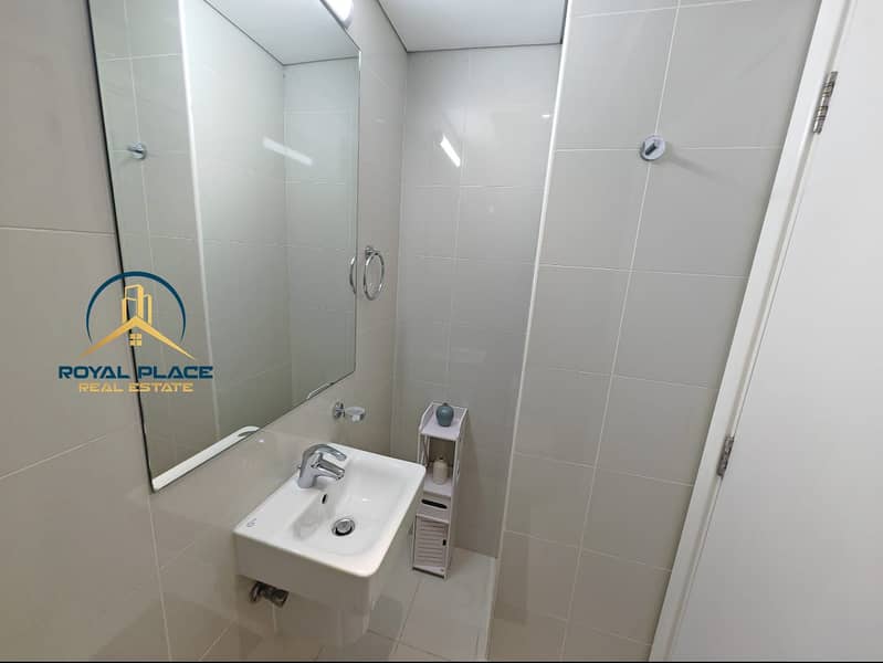 Luxury Living | Fully Furnished | High-Floor | Vacant | Community View - Image 11