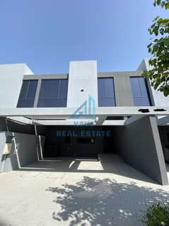 منزل تاون هاوس فاخر للإيجار مكون من 4 غرف نوم || روبينيا || مسار