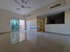 3 غرف نوم وحمام ومطبخ بالإضافة إلى خادمة | تراس خاص | موقفين للسيارات | شاغر 1.3 مليون فقط!