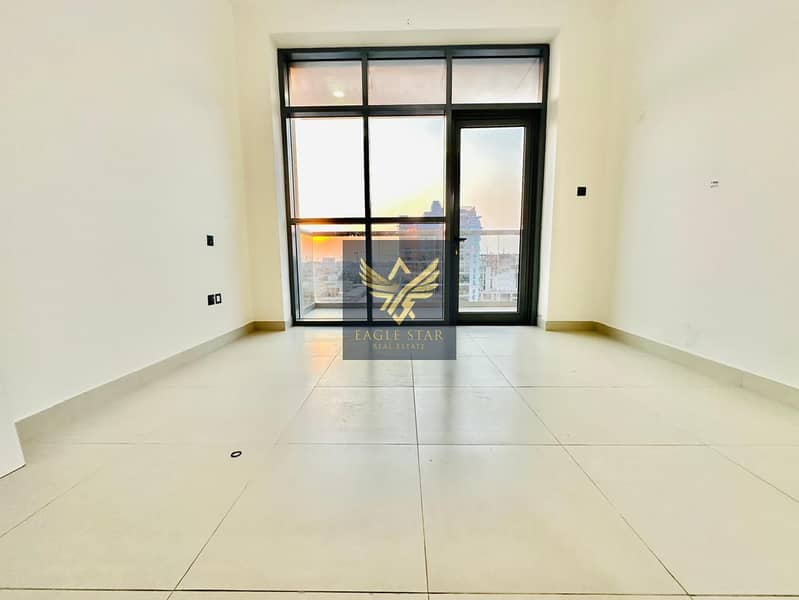 Massive 2B/R | Near Metro | All Amenities | Book Now - Image 13