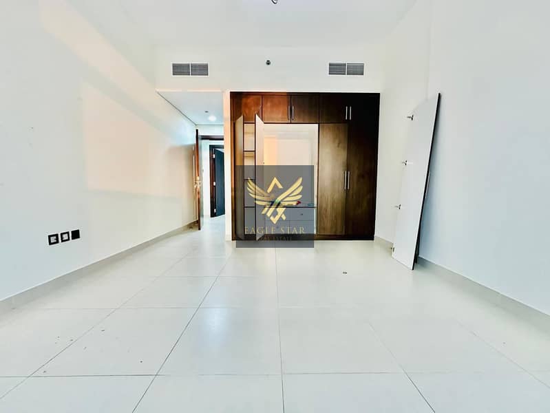 Massive 2B/R | Near Metro | All Amenities | Book Now - Image 14