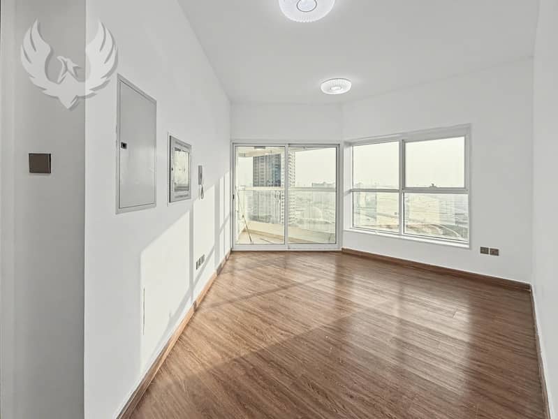 Vacant | Mid Floor | Partially Upgraded Vacant | Mid Floor | Partially Upgraded