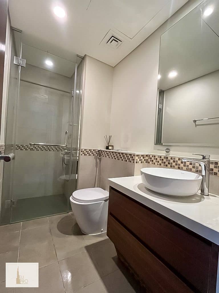 6 bath. jpeg