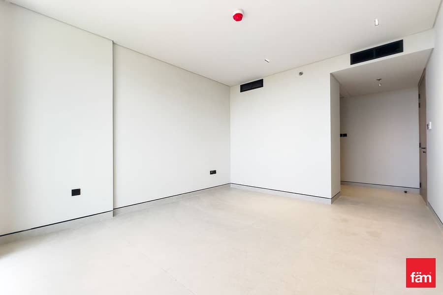 Prime Location | Spacious Unit | - Image 6