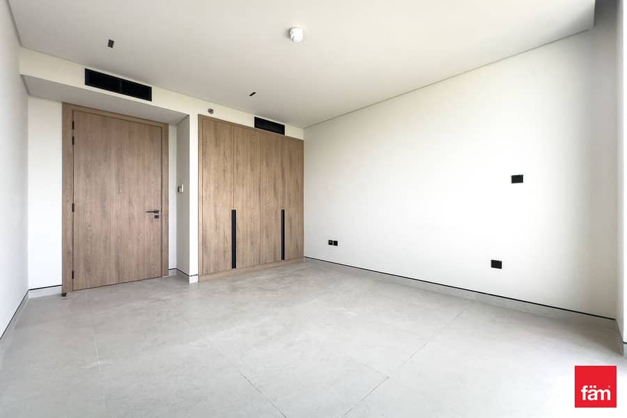 Prime Location | Spacious Unit | - Image 9