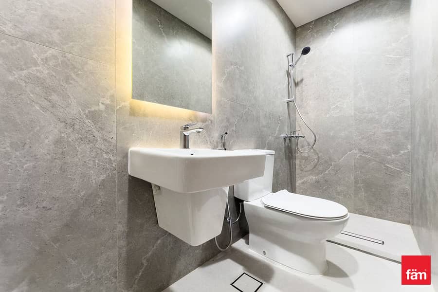 Prime Location | Spacious Unit | - Image 12