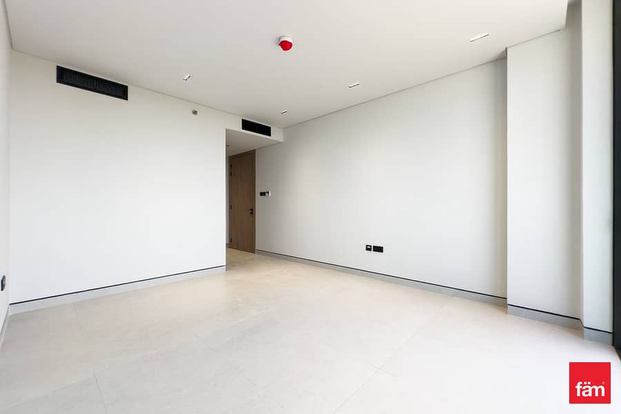 Prime Location | Spacious Unit | - Image 18