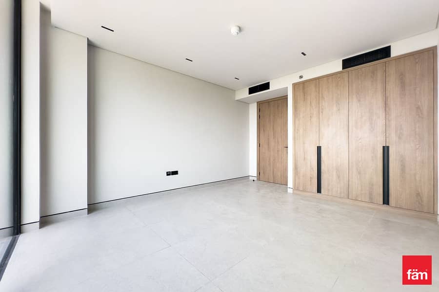 Prime Location | Spacious Unit | - Image 19