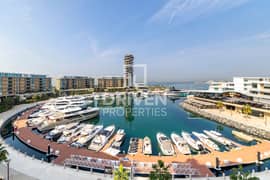 Luxurious Unit with Marina View | High Floor