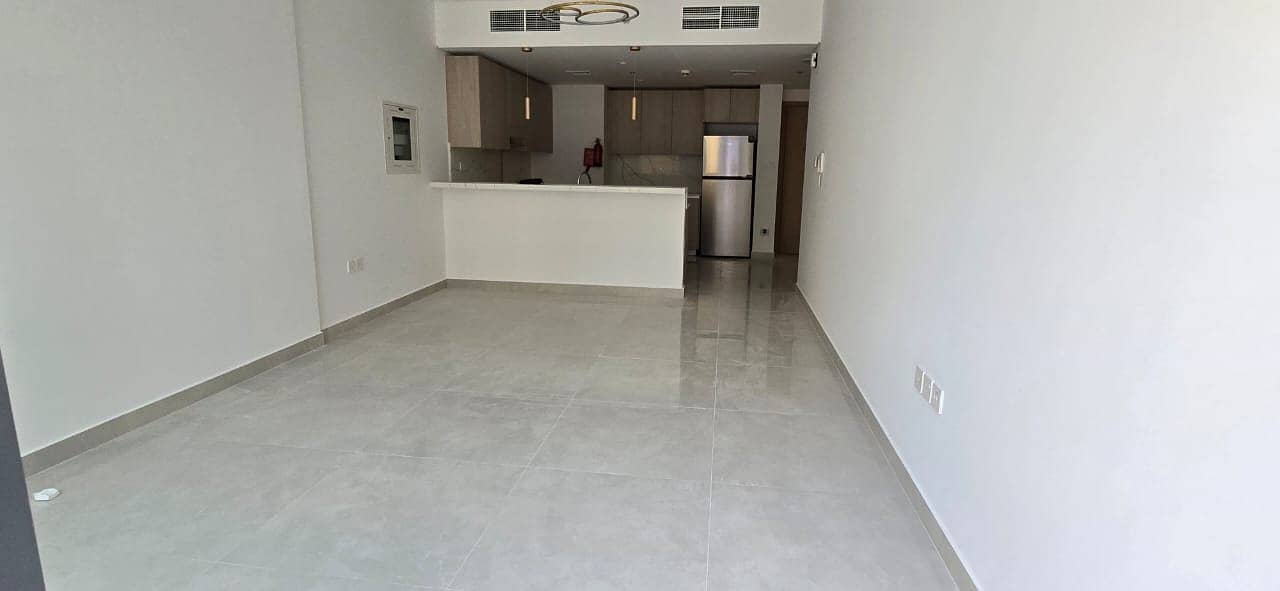 Amazing 1 bed for rent in jvc walking distance from circle mall - Image 1