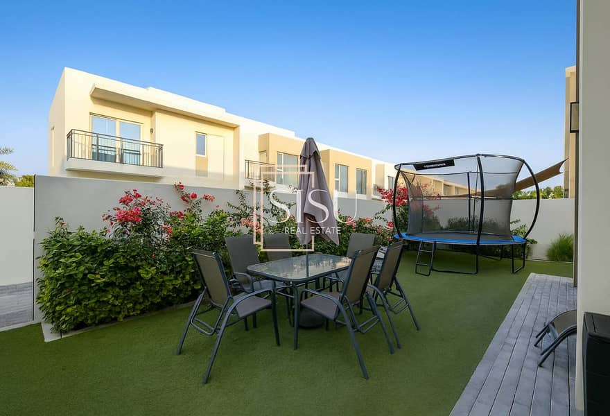 Vacant | Impeccable Condition | Landscaped