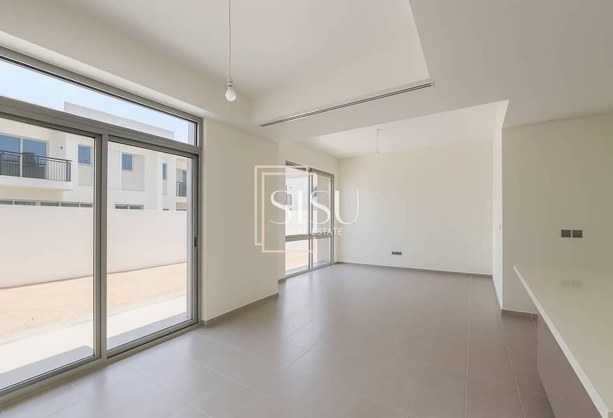 Vacant | Impeccable Condition | Landscaped