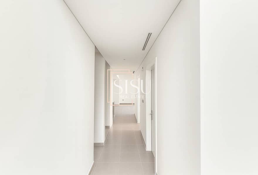 Vacant | Impeccable Condition | Landscaped - Image 10